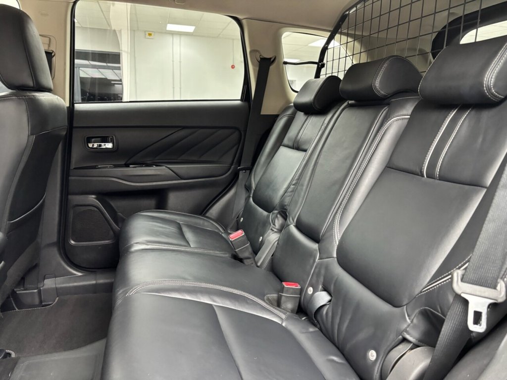 Used Mitsubishi Outlander 2017 for sale - 77673671: Photo 41