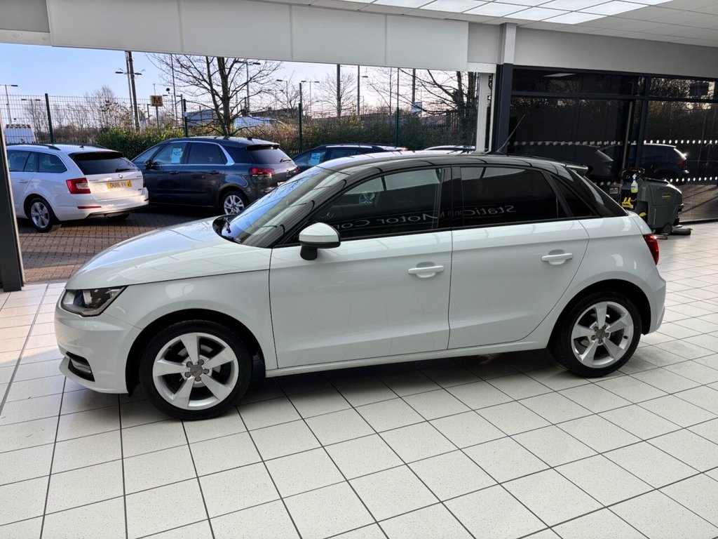 Used Audi A1 2015 for sale - 76867946: Photo 2