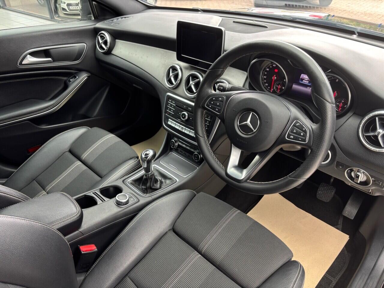 Used Mercedes-Benz CLA 2018 for sale - 76612735: Photo 35