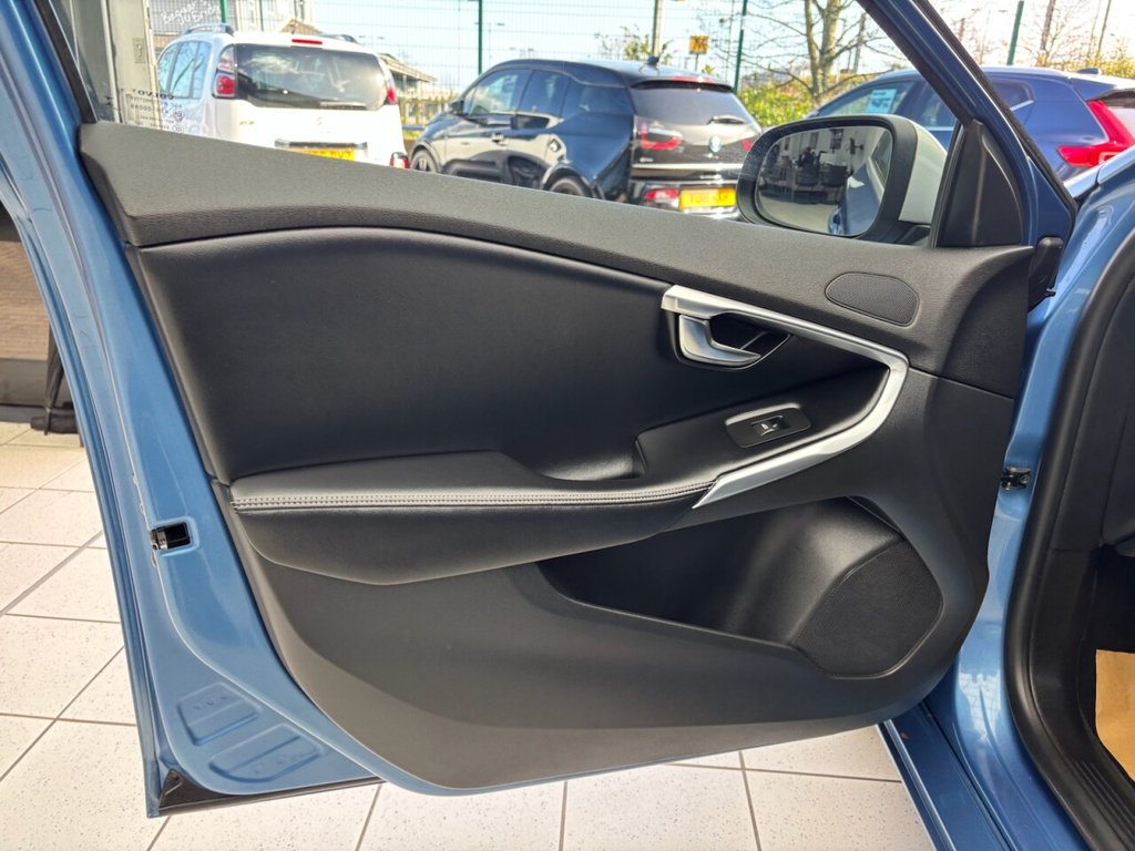 Used Volvo V40 2016 for sale - 78030742: Photo 37