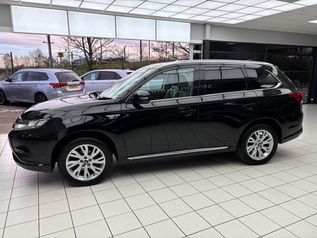 Used Mitsubishi Outlander 2017 for sale - 76730206: Photo 2