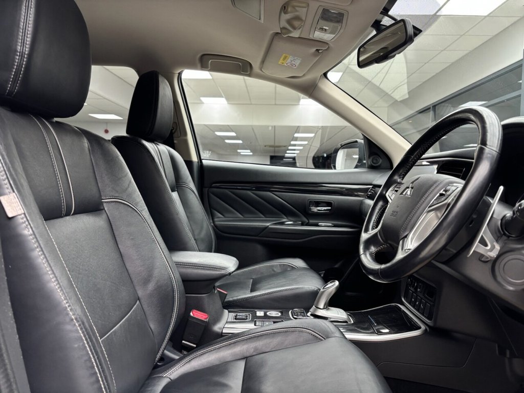 Used Mitsubishi Outlander 2017 for sale - 76730206: Photo 3