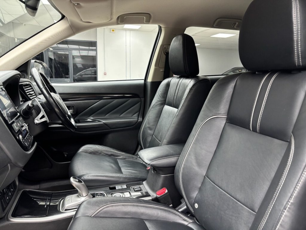 Used Mitsubishi Outlander 2017 for sale - 76730206: Photo 38