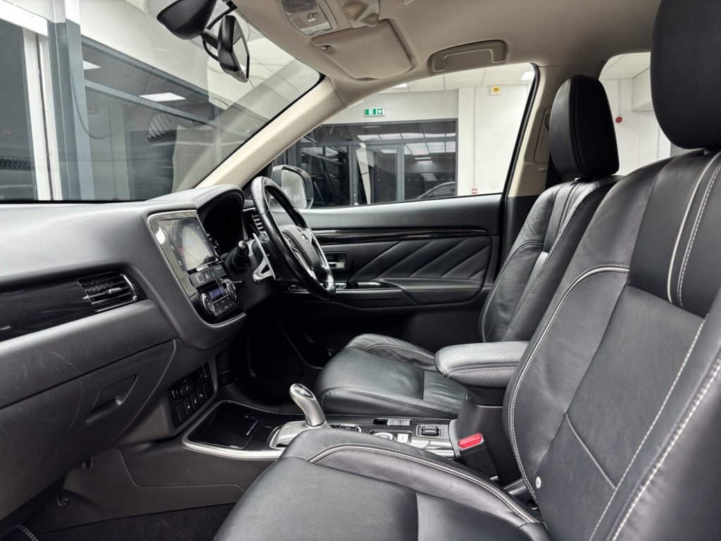 Used Mitsubishi Outlander 2017 for sale - 76730206: Photo 39