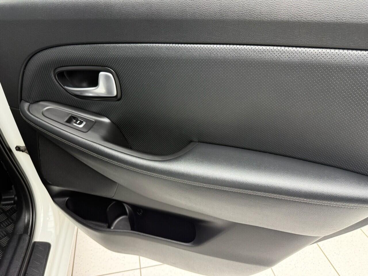 Used Kia Carens 2017 for sale - 76613258: Photo 34