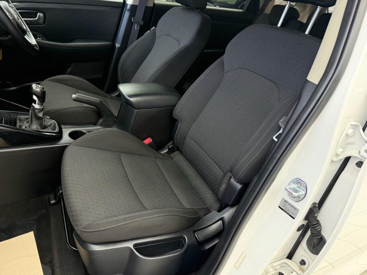 Used Kia Carens 2017 for sale - 76613258: Photo 44