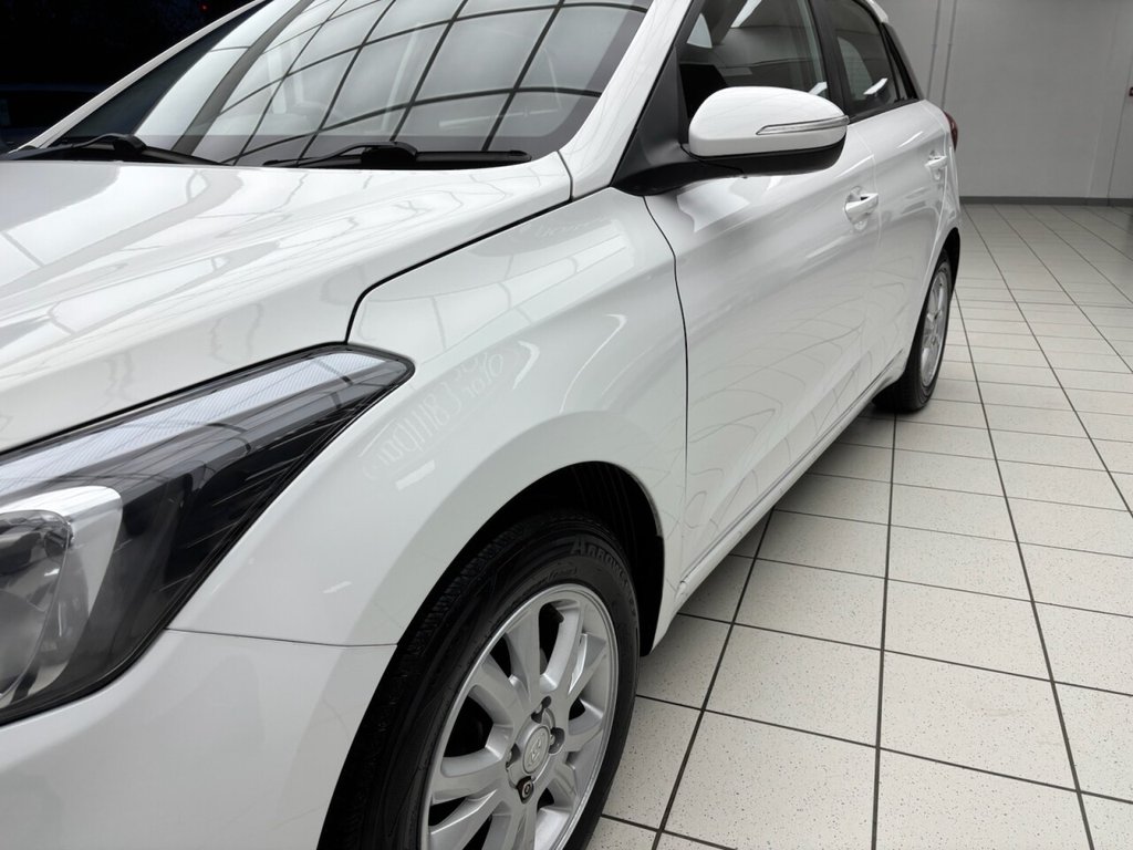 Used Hyundai i20 2017 for sale - 77583637: Photo 17