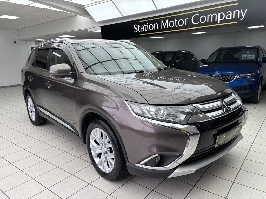 Used Mitsubishi Outlander 2017 for sale - 78212529: Photo 2