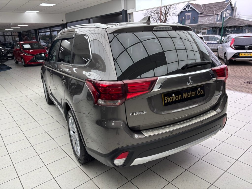 Used Mitsubishi Outlander 2017 for sale - 78212529: Photo 9