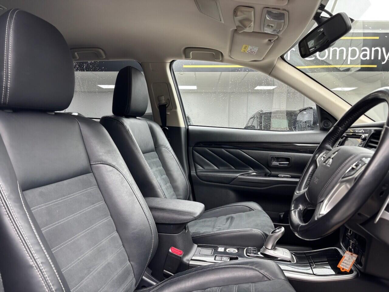 Used Mitsubishi Outlander 2018 for sale - 76613380: Photo 3