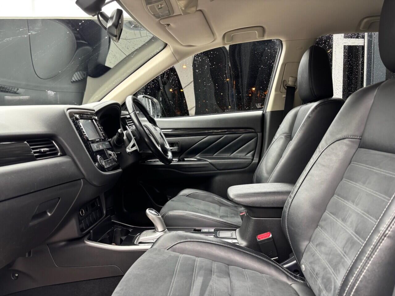 Used Mitsubishi Outlander 2018 for sale - 76613380: Photo 37