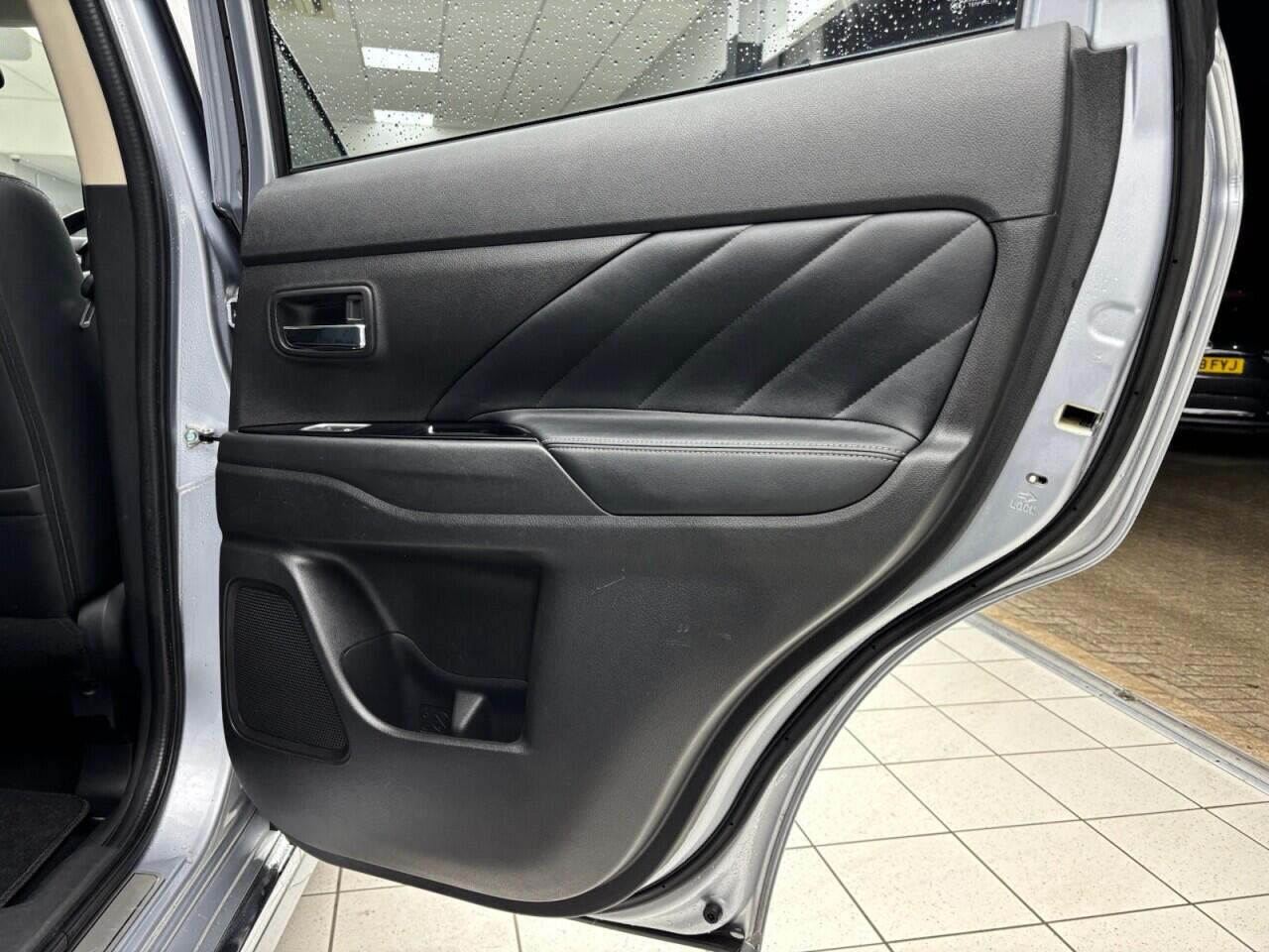 Used Mitsubishi Outlander 2018 for sale - 76613380: Photo 44