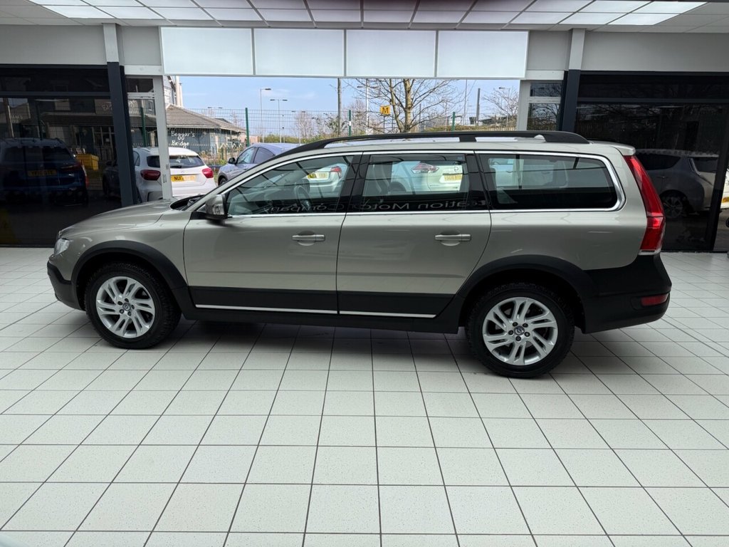 Used Volvo XC70 2016 for sale - 77936864: Photo 19