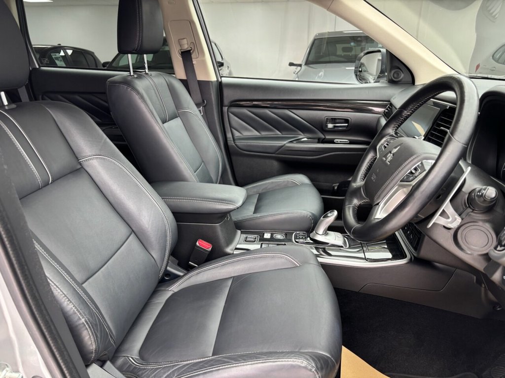 Used Mitsubishi Outlander 2018 for sale - 76730191: Photo 3