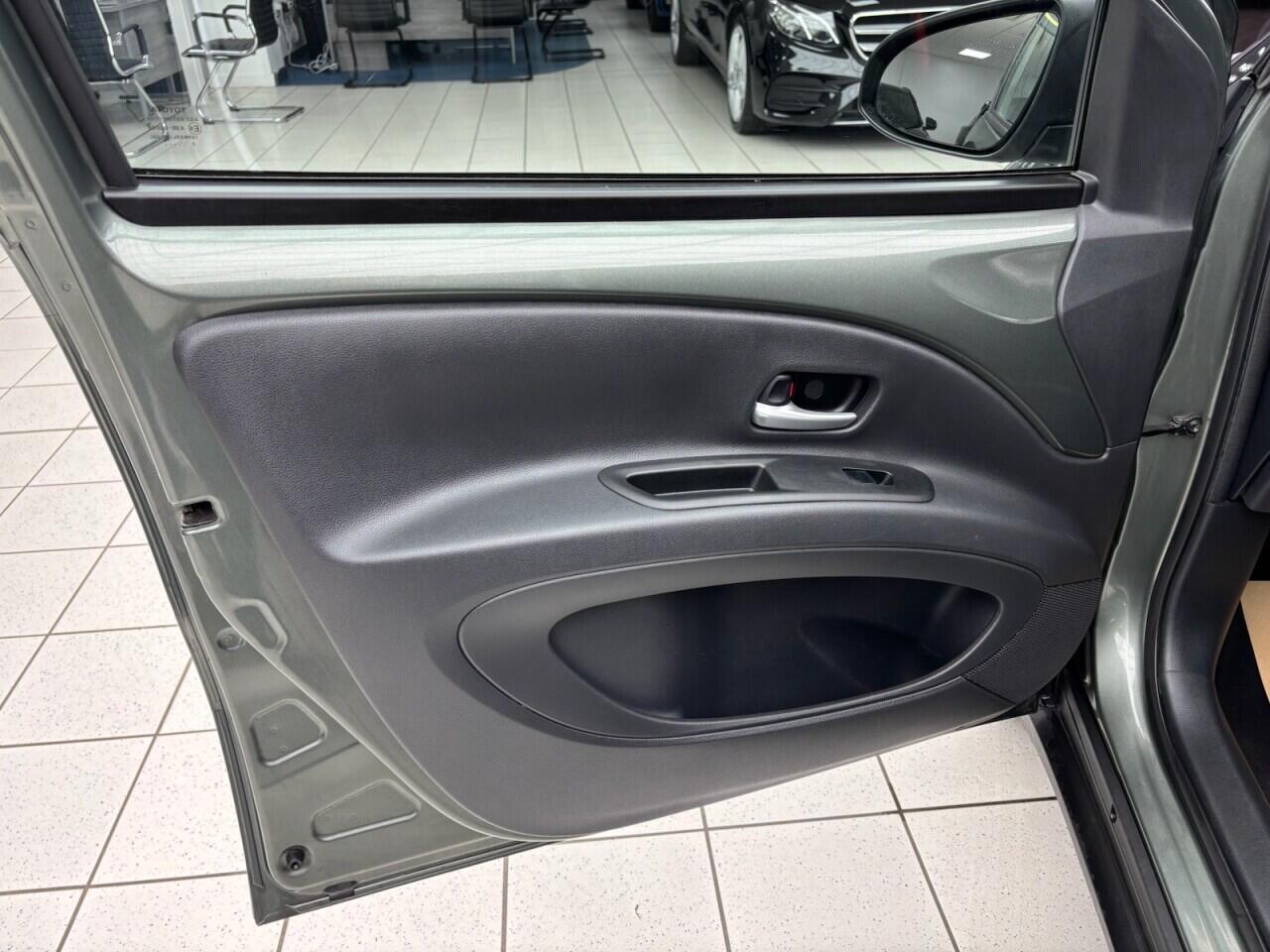 Used Toyota Aygo X for sale - 76613065: Photo 36