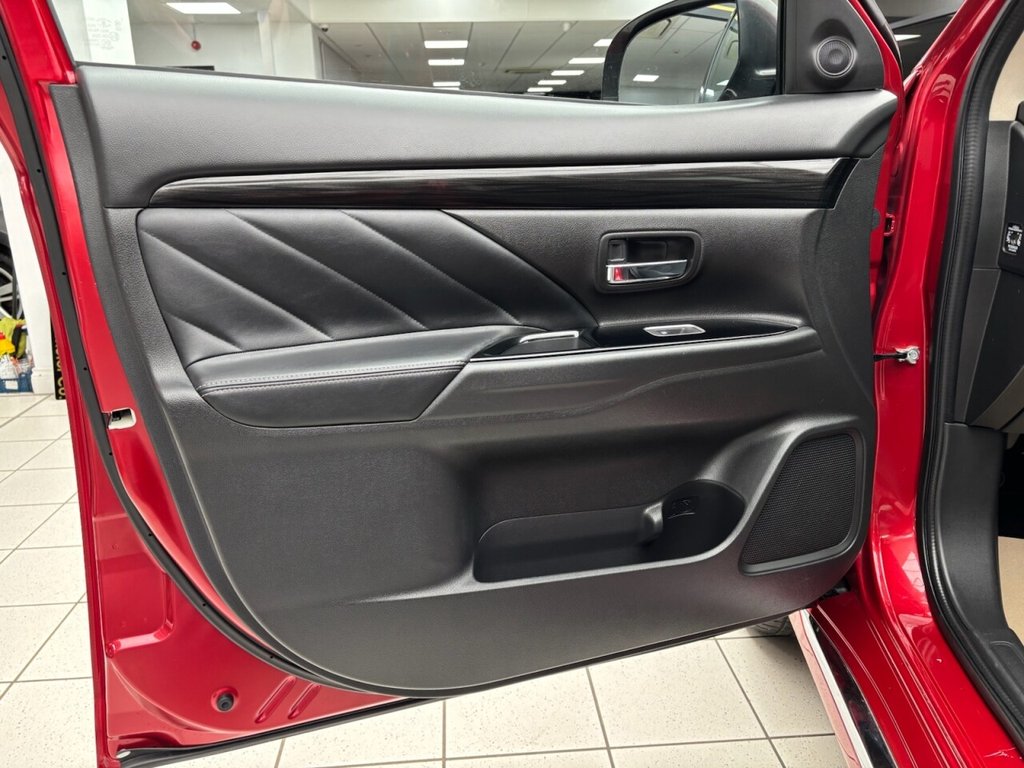 Used Mitsubishi Outlander 2016 for sale - 76784044: Photo 38