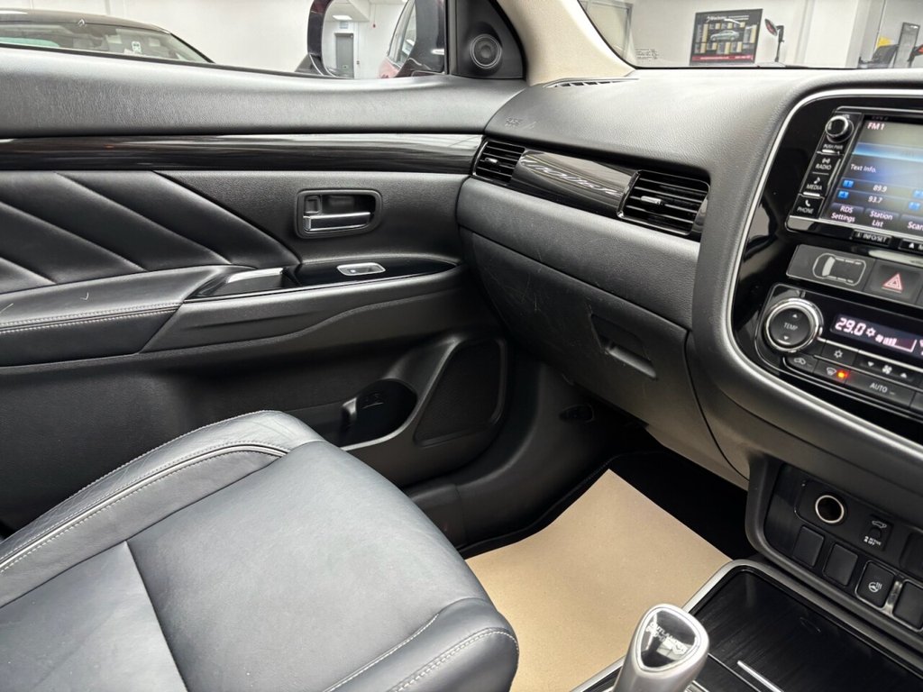 Used Mitsubishi Outlander 2016 for sale - 76784044: Photo 47