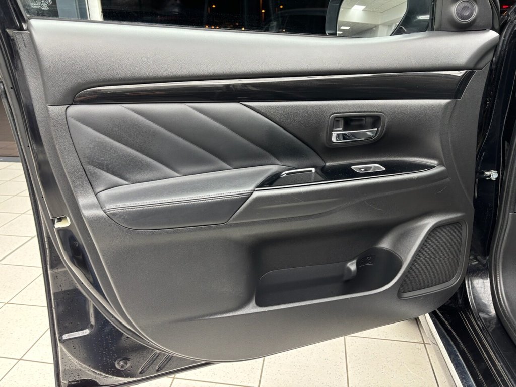 Used Mitsubishi Outlander 2017 for sale - 77421707: Photo 37