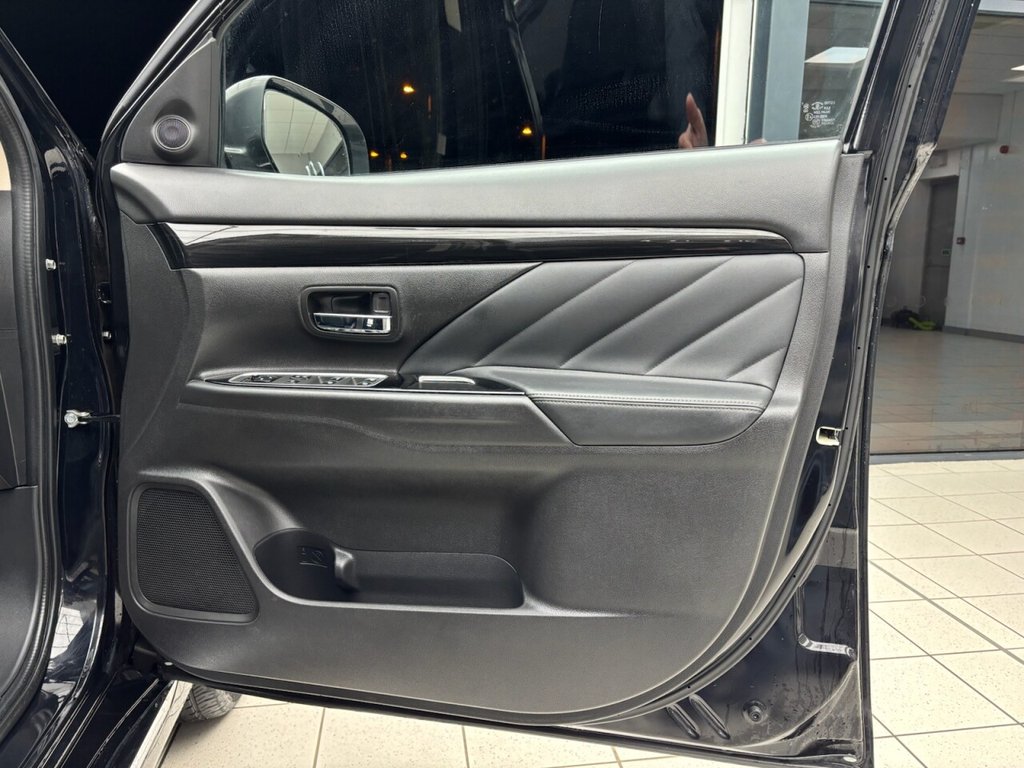 Used Mitsubishi Outlander 2017 for sale - 77421707: Photo 44