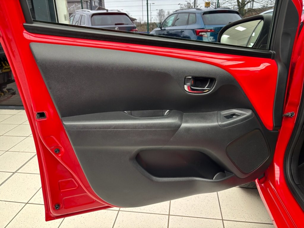 Used Toyota AYGO 2017 for sale - 77571956: Photo 32