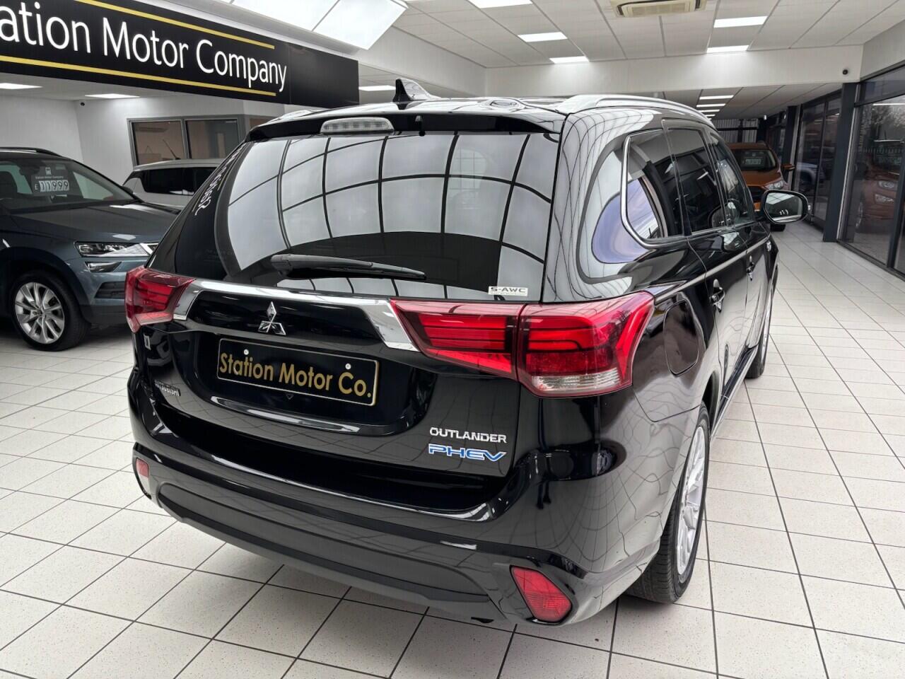 Used Mitsubishi Outlander 2017 for sale - 76658727: Photo 11