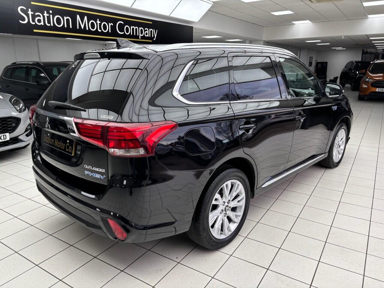 Used Mitsubishi Outlander 2017 for sale - 76658727: Photo 12