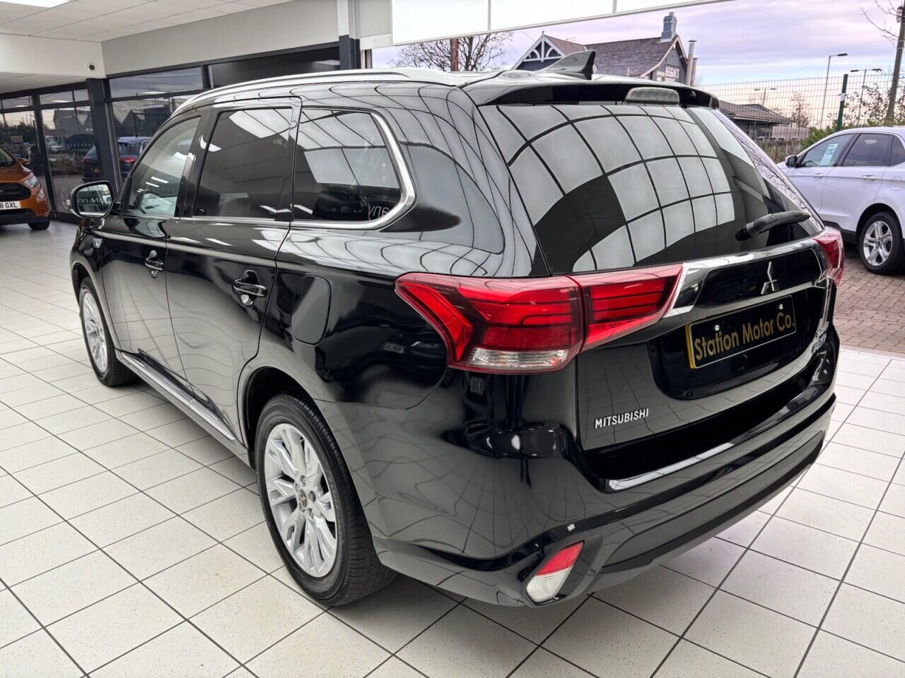 Used Mitsubishi Outlander 2017 for sale - 76658727: Photo 8
