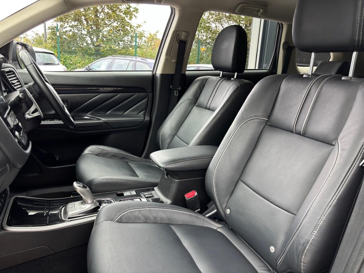 Used Mitsubishi Outlander 2018 for sale - 76666555: Photo 38