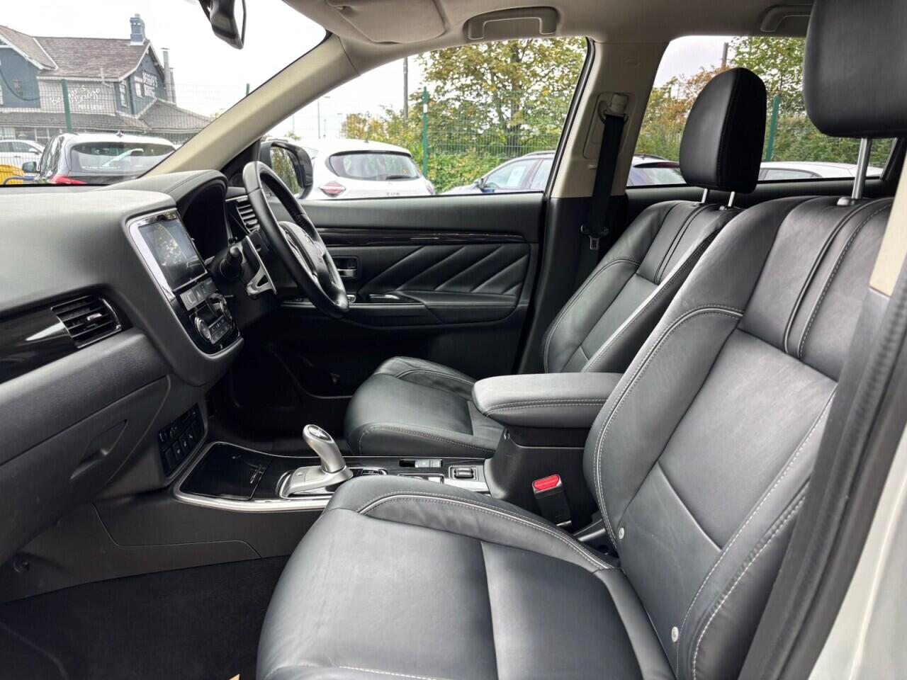 Used Mitsubishi Outlander 2018 for sale - 76666555: Photo 39