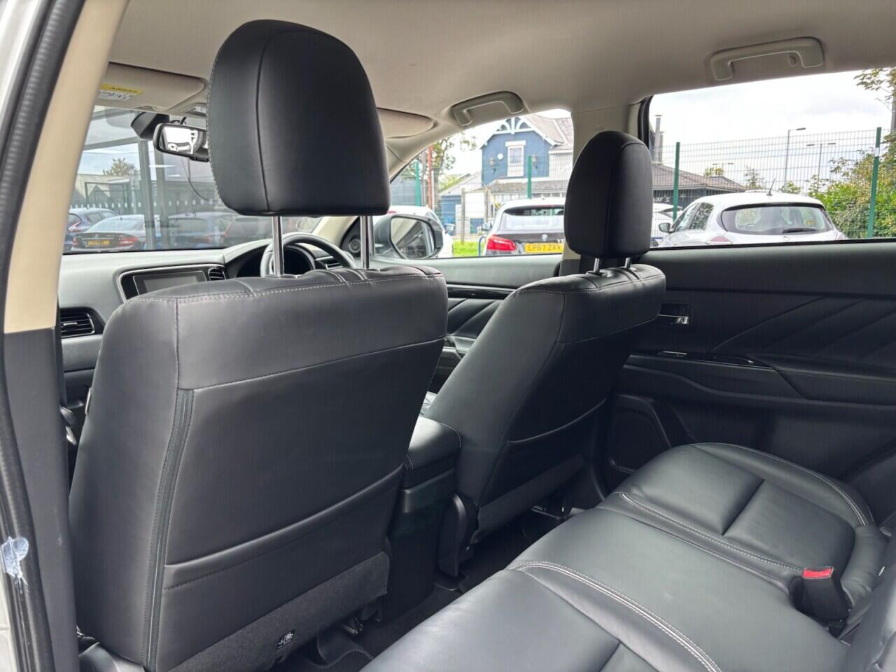 Used Mitsubishi Outlander 2018 for sale - 76666555: Photo 40