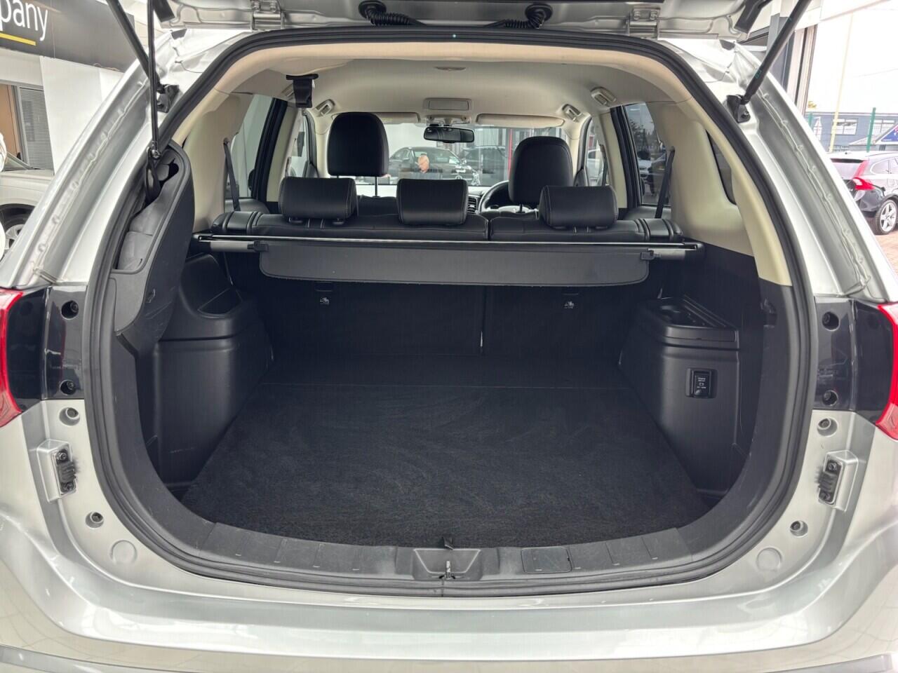 Used Mitsubishi Outlander 2018 for sale - 76666555: Photo 46