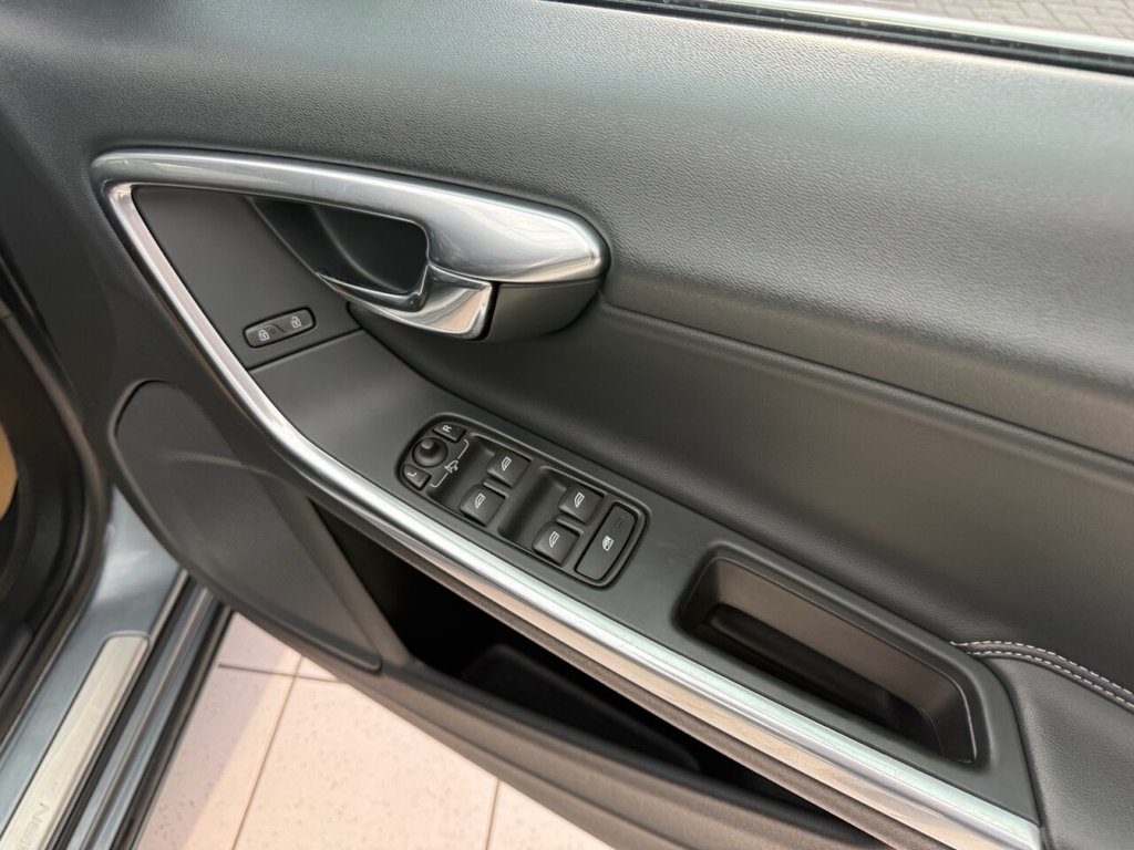 Used Volvo V60 2016 for sale - 77594376: Photo 38