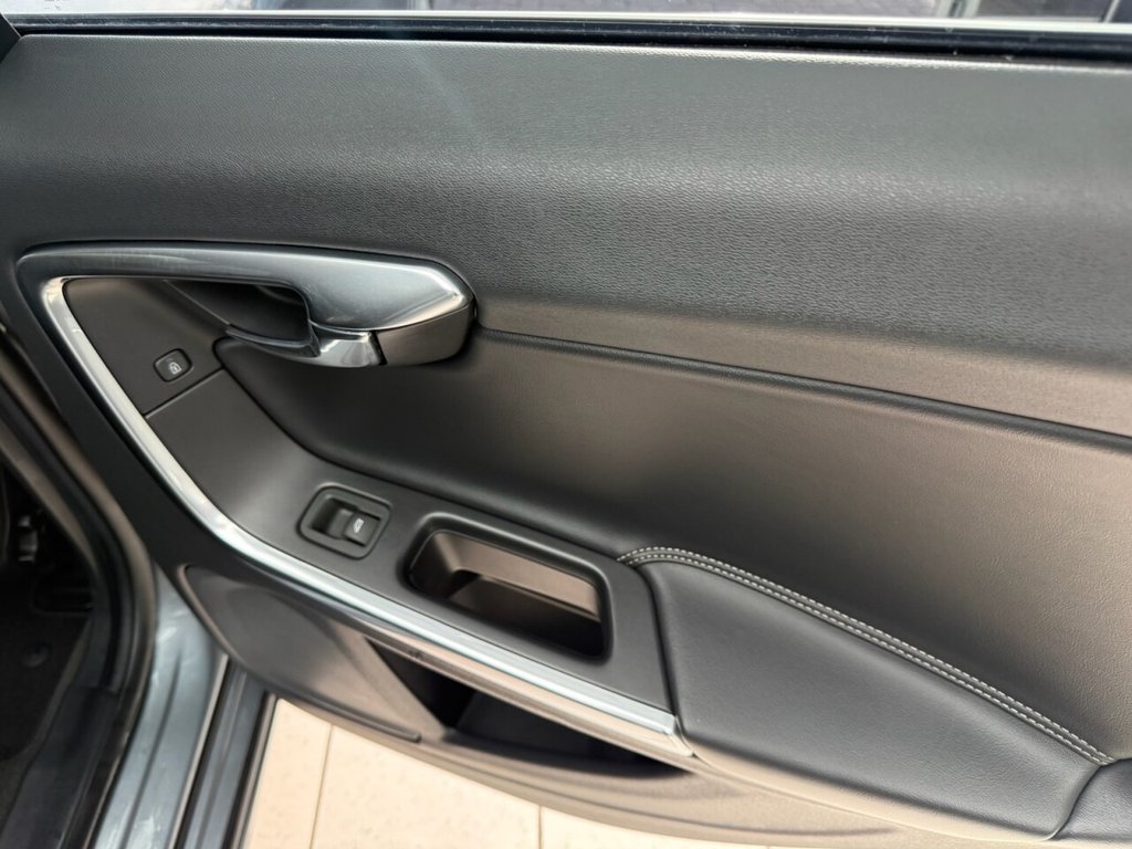 Used Volvo V60 2016 for sale - 77594376: Photo 41