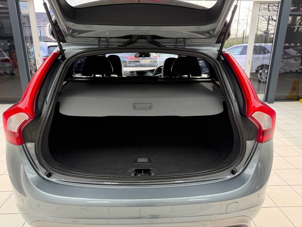 Used Volvo V60 2016 for sale - 77594376: Photo 45