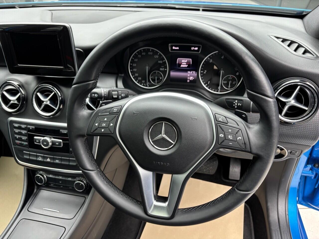 Used Mercedes-Benz A-Class 2013 for sale - 76612983: Photo 40