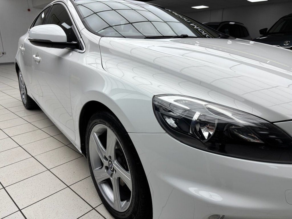 Used Volvo V40 2014 for sale - 77621737: Photo 17