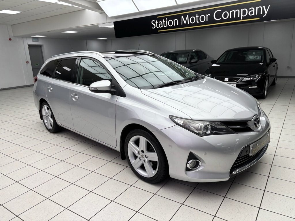 Used Toyota Auris 2014 for sale - 77250670: Photo 2