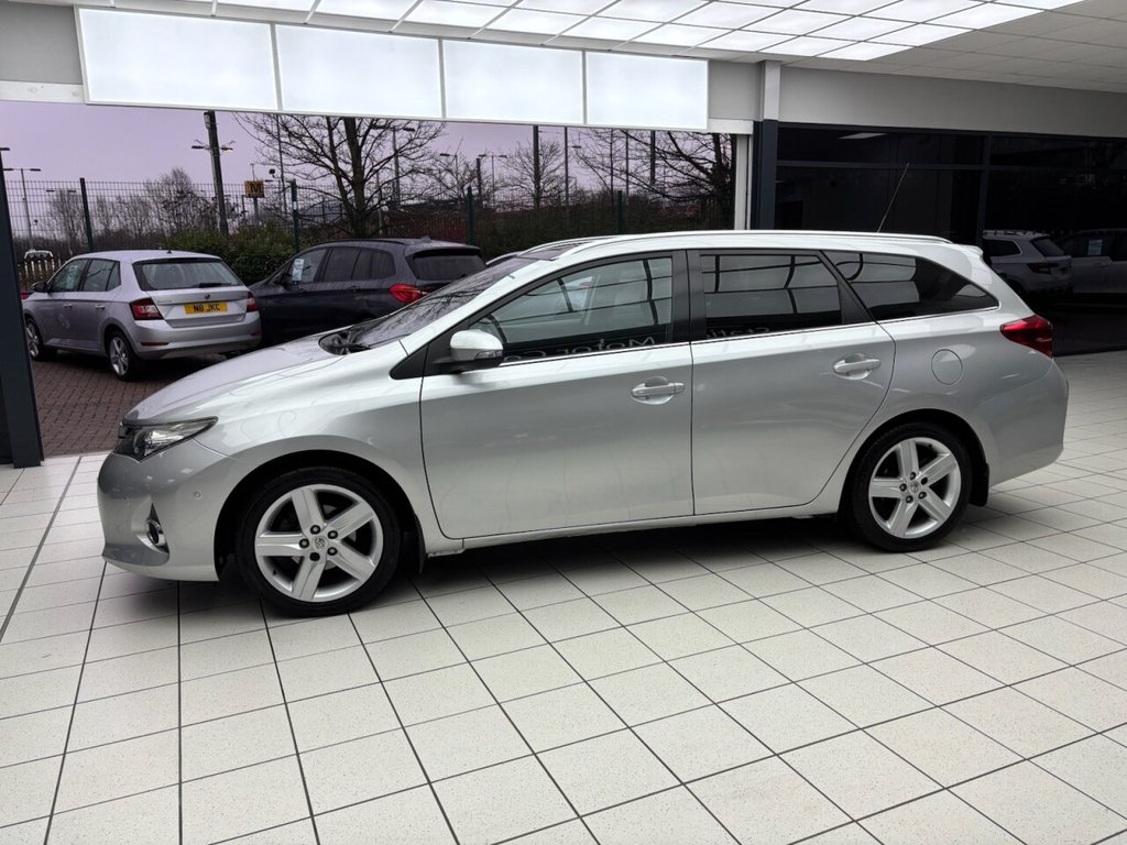 Used Toyota Auris 2014 for sale - 77250670: Photo 8