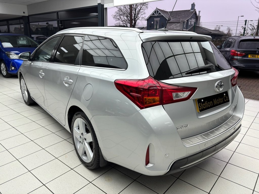 Used Toyota Auris 2014 for sale - 77250670: Photo 9