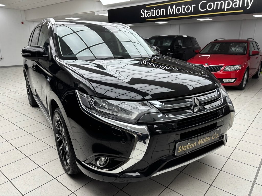 Used Mitsubishi Outlander 2017 for sale - 77408594: Photo 2