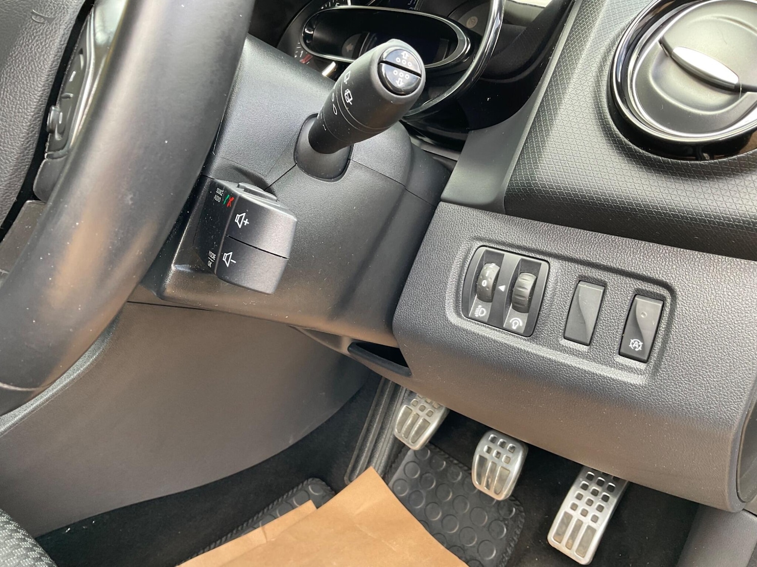 Used Renault Clio 2018 for sale - 76994150: Photo 13