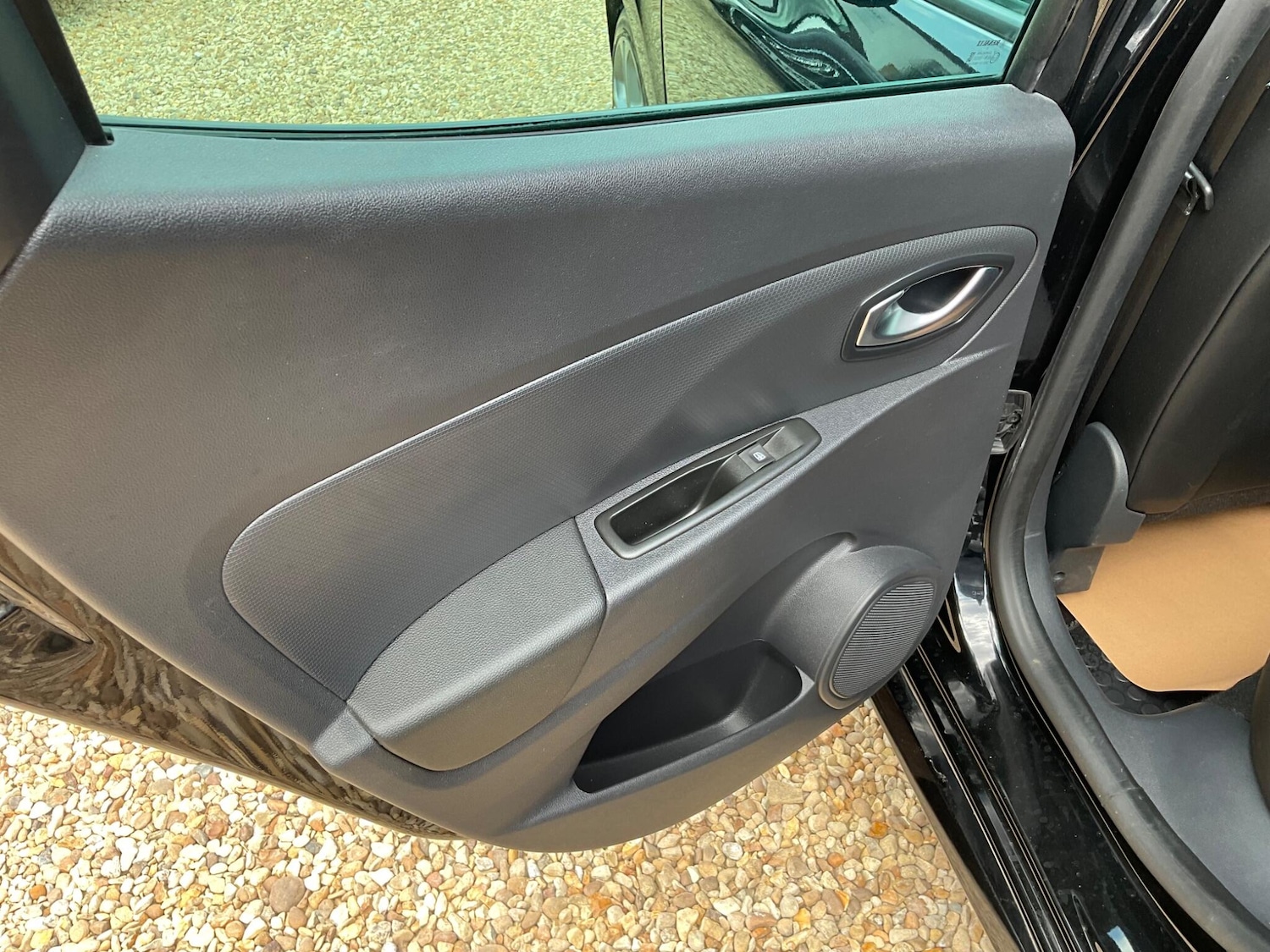 Used Renault Clio 2018 for sale - 76994150: Photo 36