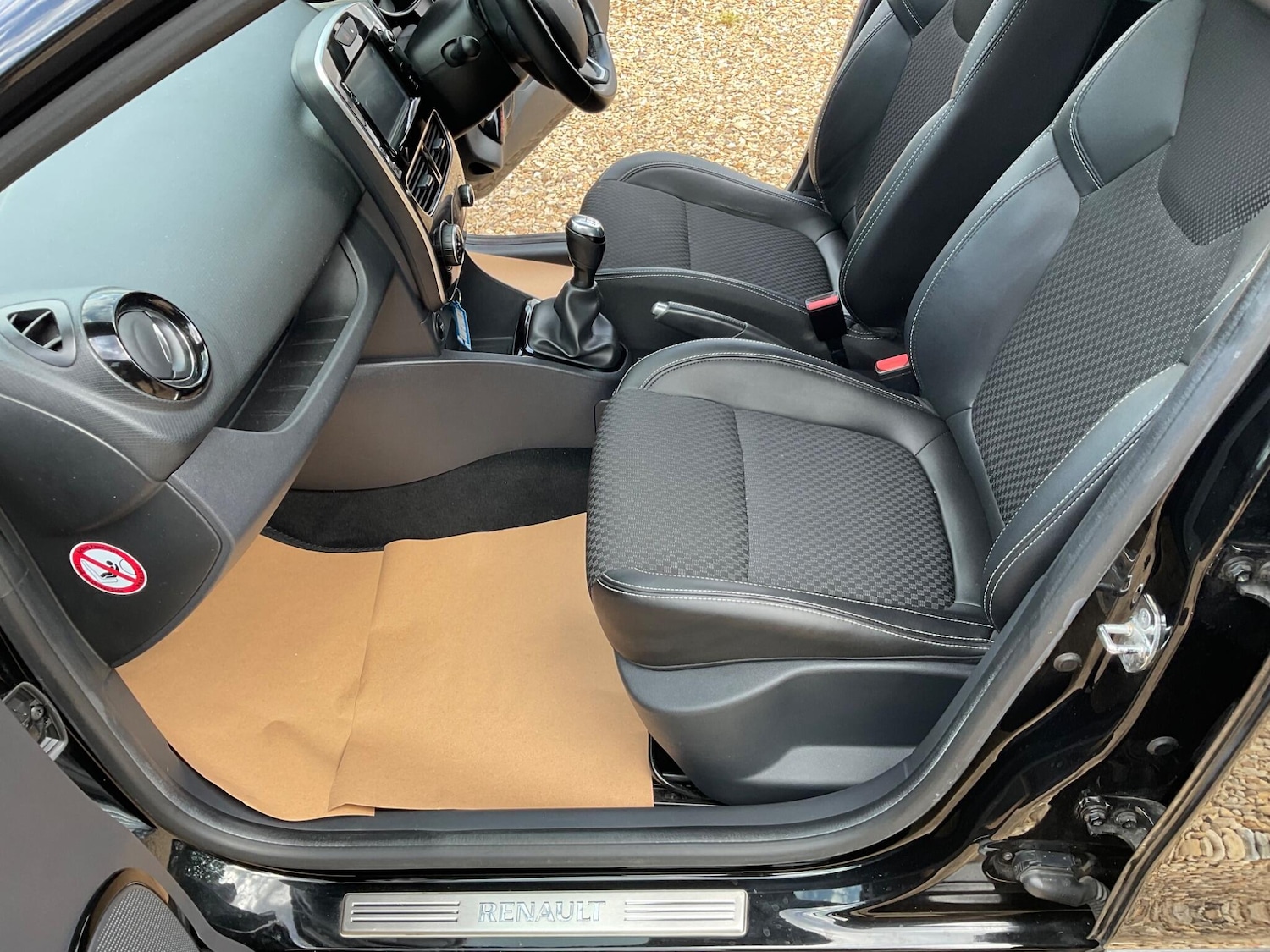 Used Renault Clio 2018 for sale - 76994150: Photo 38