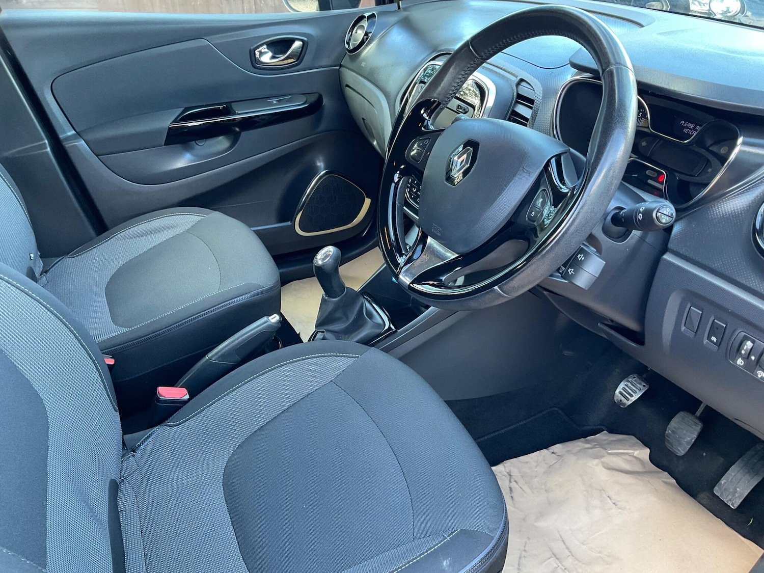 Used Renault Captur 2014 for sale - 76521937: Photo 12