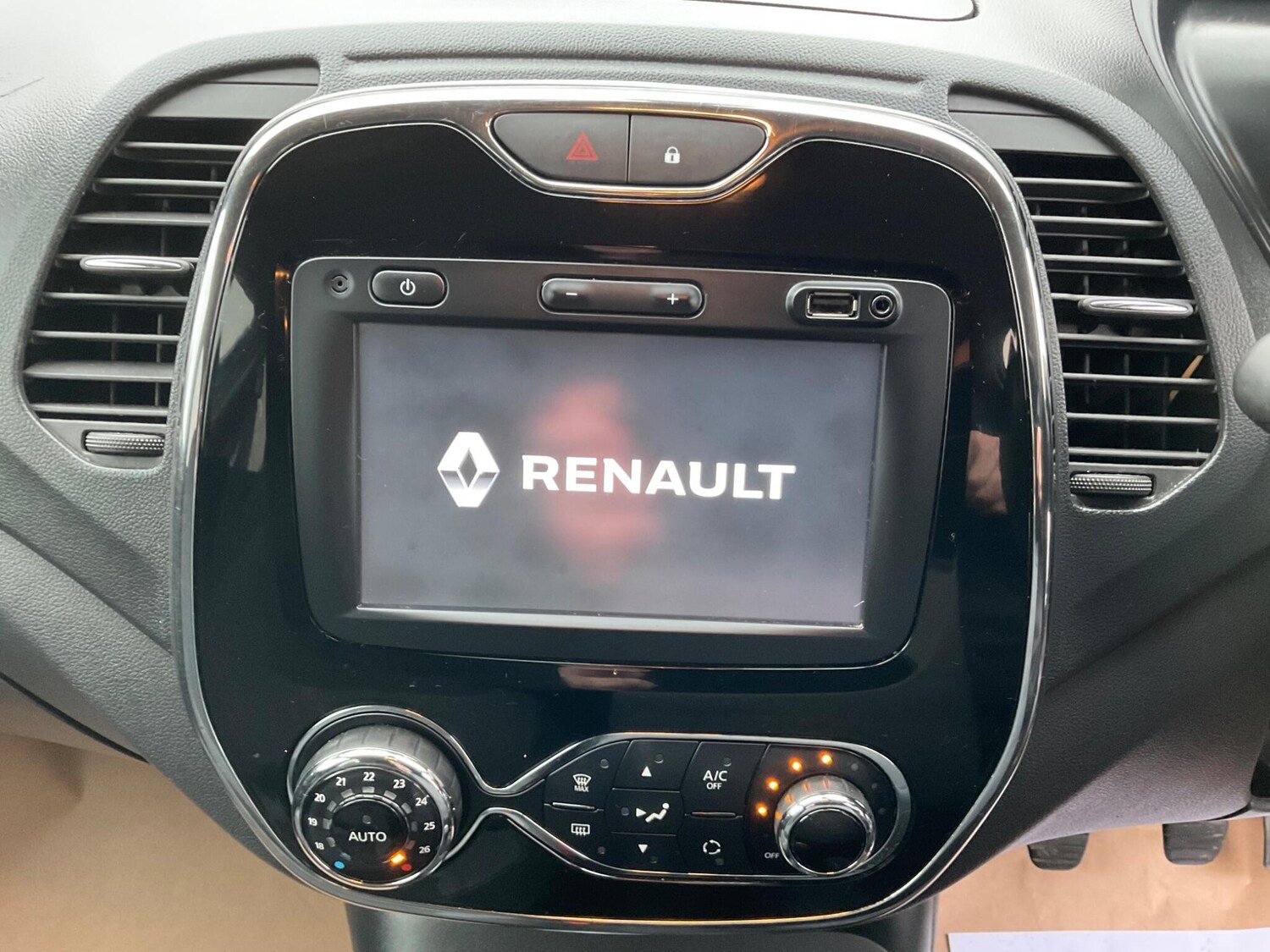 Used Renault Captur 2016 for sale - 77455880: Photo 16