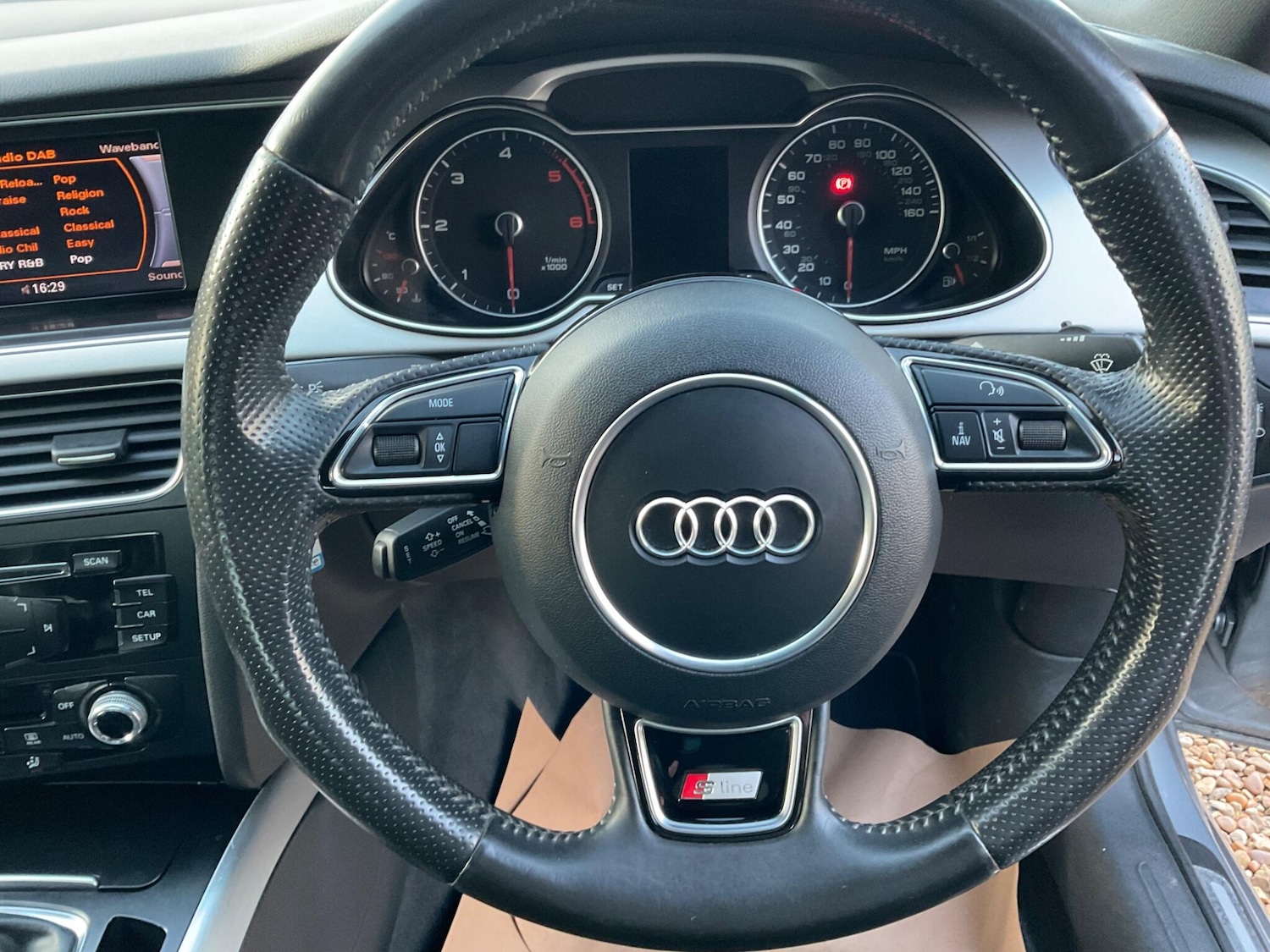 Used Audi A4 2015 for sale - 76886913: Photo 16