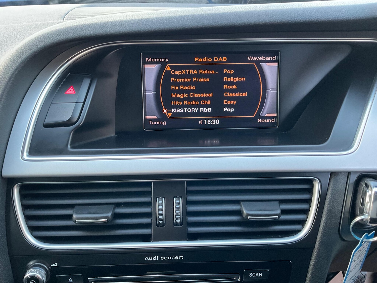 Used Audi A4 2015 for sale - 76886913: Photo 19