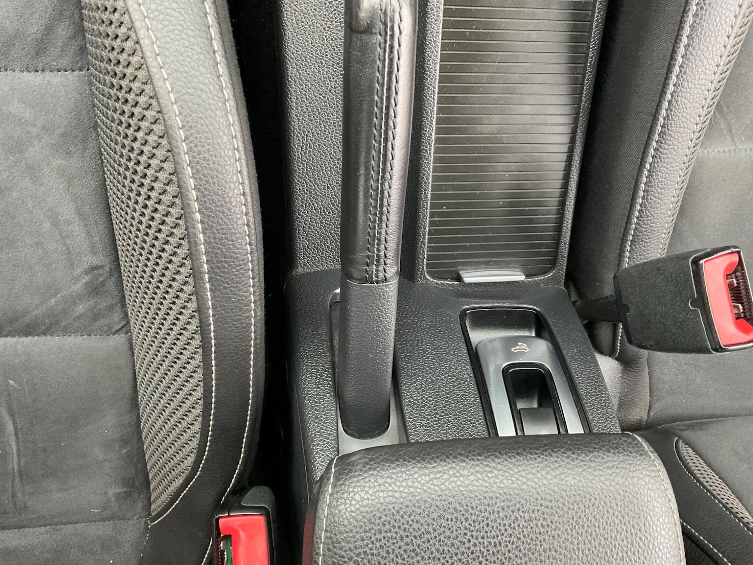 Used Volkswagen Golf 2012 for sale - 78100997: Photo 24