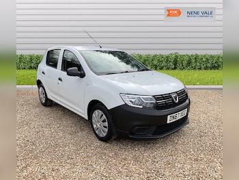 Used Dacia Sandero 2017 for sale - 76562533: Photo