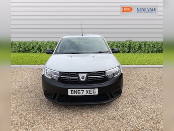 Used Dacia Sandero 2017 for sale - 76562533: Photo